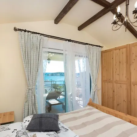 V&v Holiday home Rogoznica (Sibenik-Knin)