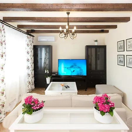 V&v Holiday home Rogoznica (Sibenik-Knin)