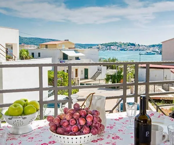 Vakantiehuis V&v Rogoznica (Sibenik-Knin)