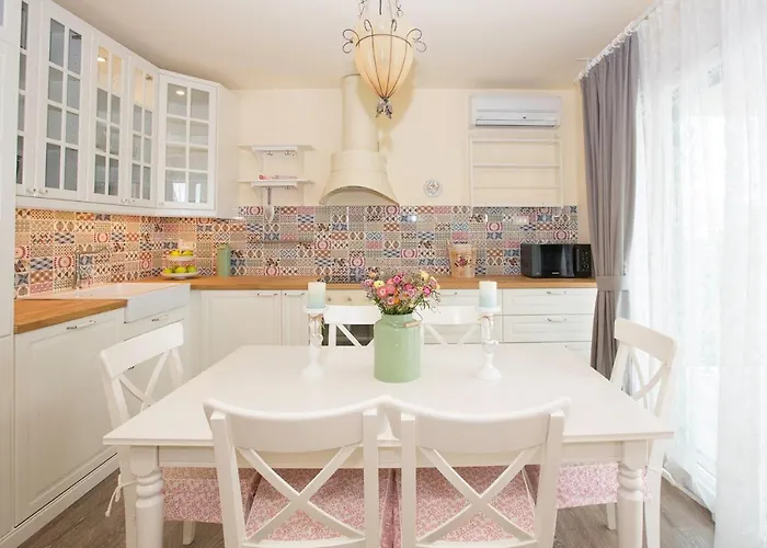 V&v * Rogoznica (Sibenik-Knin)