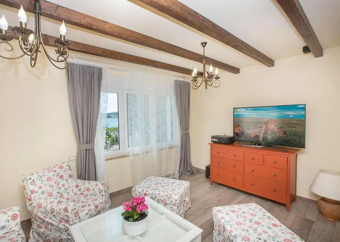 Vakantiehuis V&v Rogoznica (Sibenik-Knin)