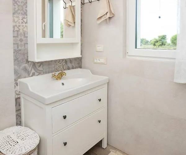 V&v Rogoznica (Sibenik-Knin)