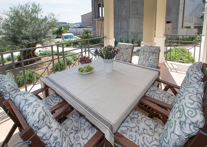 V&v Rogoznica (Sibenik-Knin)