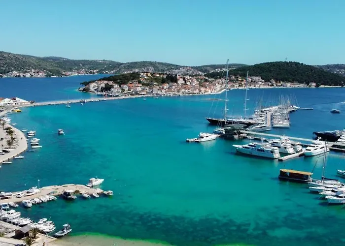 V&v * Rogoznica (Sibenik-Knin)